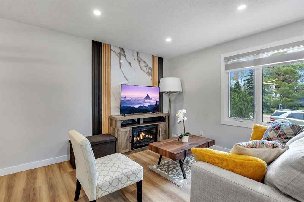 MLS® A2219660 - 8031 Huntwick Hill NE in Huntington Hills Calgary, Residential