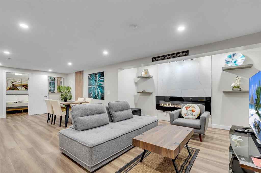 MLS® A2219660 - 8031 Huntwick Hill NE in Huntington Hills Calgary, Residential