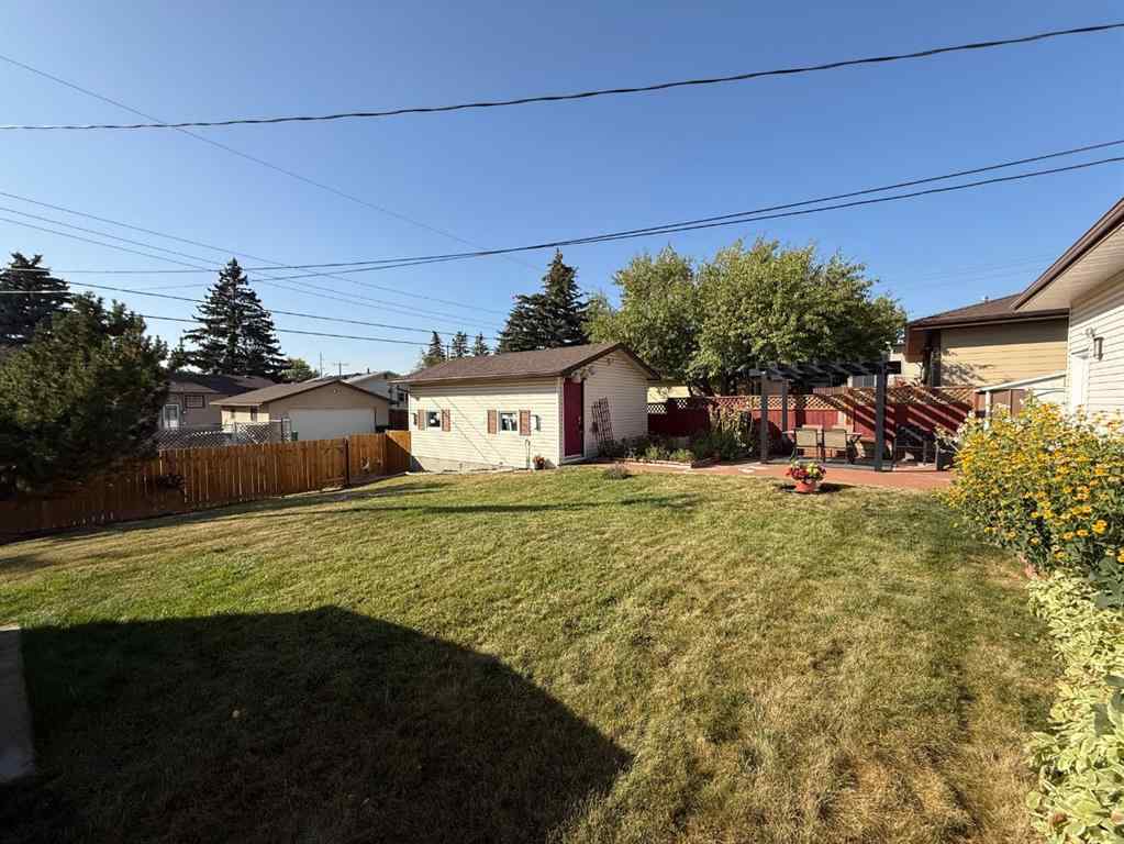 MLS® A2219660 - 8031 Huntwick Hill NE in Huntington Hills Calgary, Residential