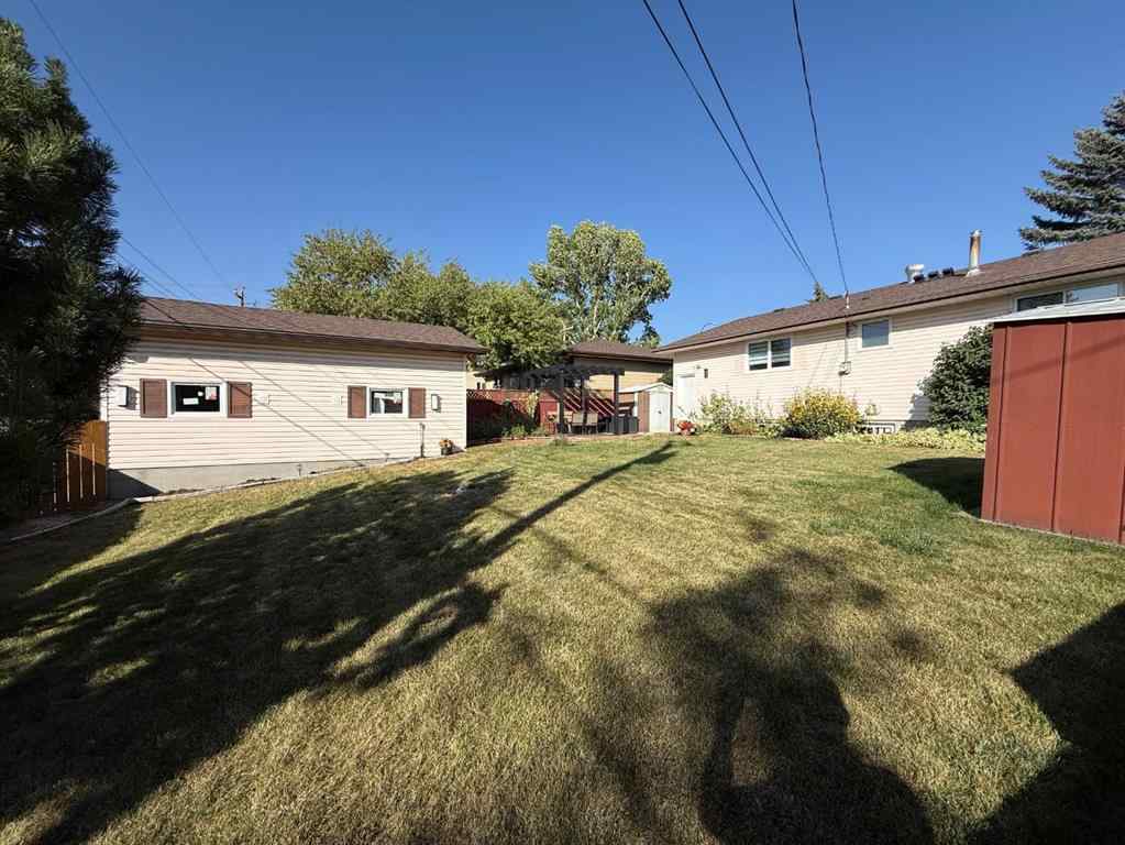 MLS® A2219660 - 8031 Huntwick Hill NE in Huntington Hills Calgary, Residential