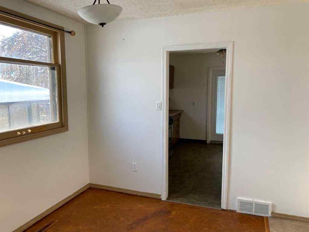 MLS® A2219690 - 15307 1 Street SE in Midnapore Calgary, Residential
