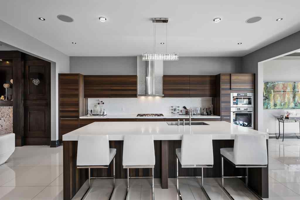 MLS® A2219708 - 832 Hillcrest Avenue SW in Upper Mount Royal Calgary, Residential