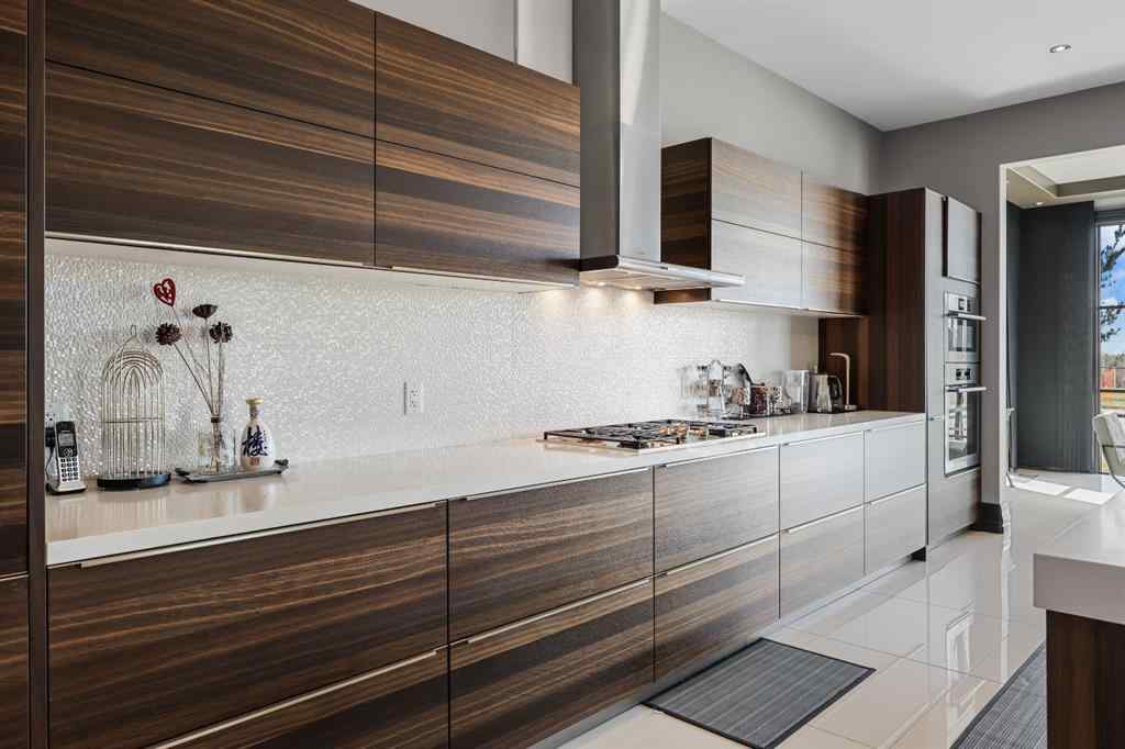 MLS® A2219708 - 832 Hillcrest Avenue SW in Upper Mount Royal Calgary, Residential