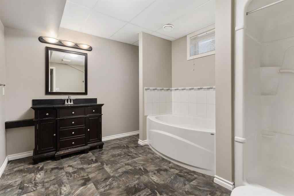 MLS® A2219774 - 5410 51 Avenue  in Daysland Daysland, Residential