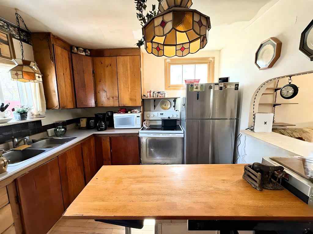 MLS® A2219788 - 208 Main Street  in Chauvin Chauvin, Residential