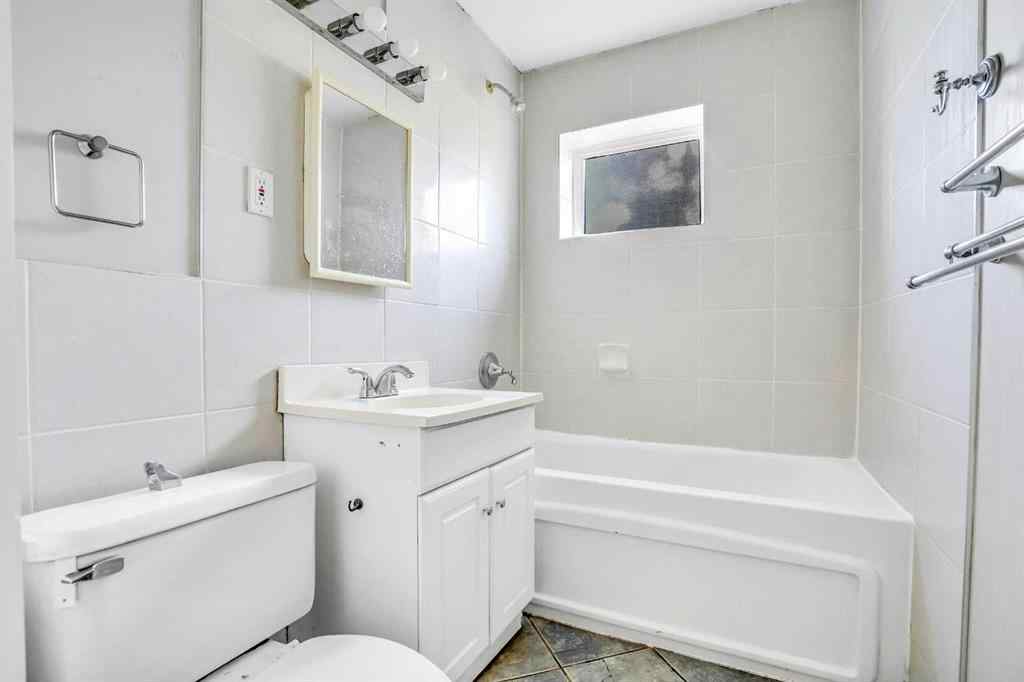 MLS® A2219804 - 185 Cornwallis Drive NW in Cambrian Heights Calgary, Residential