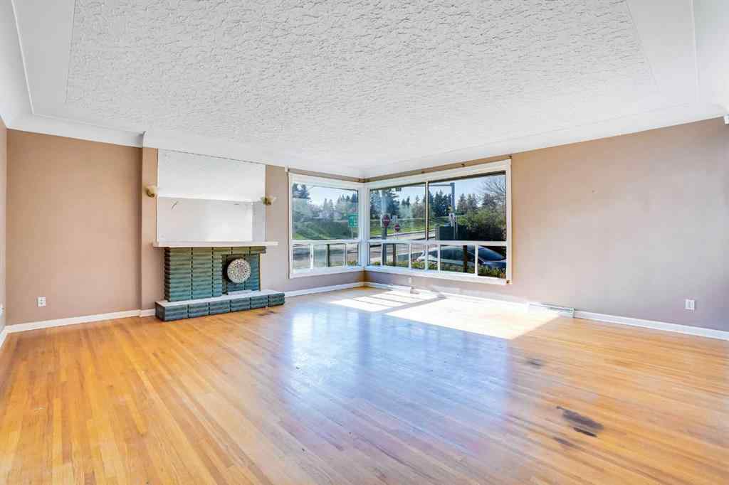 MLS® A2219804 - 185 Cornwallis Drive NW in Cambrian Heights Calgary, Residential