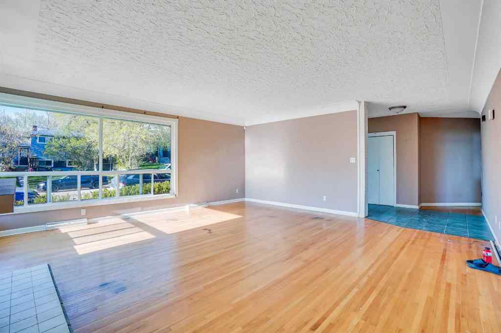 MLS® A2219804 - 185 Cornwallis Drive NW in Cambrian Heights Calgary, Residential