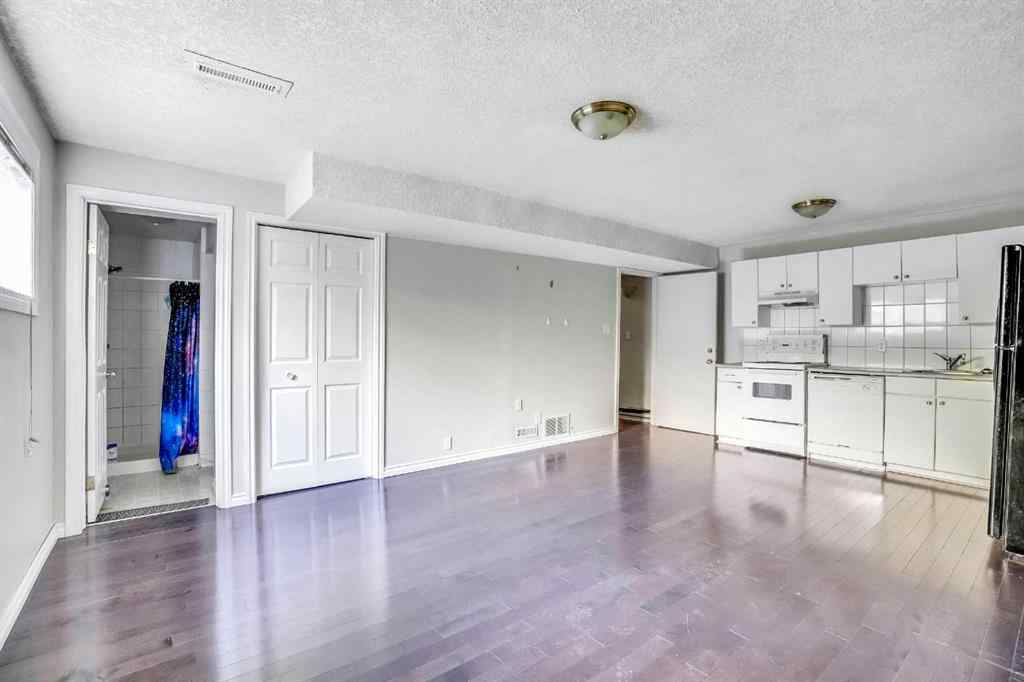 MLS® A2219804 - 185 Cornwallis Drive NW in Cambrian Heights Calgary, Residential