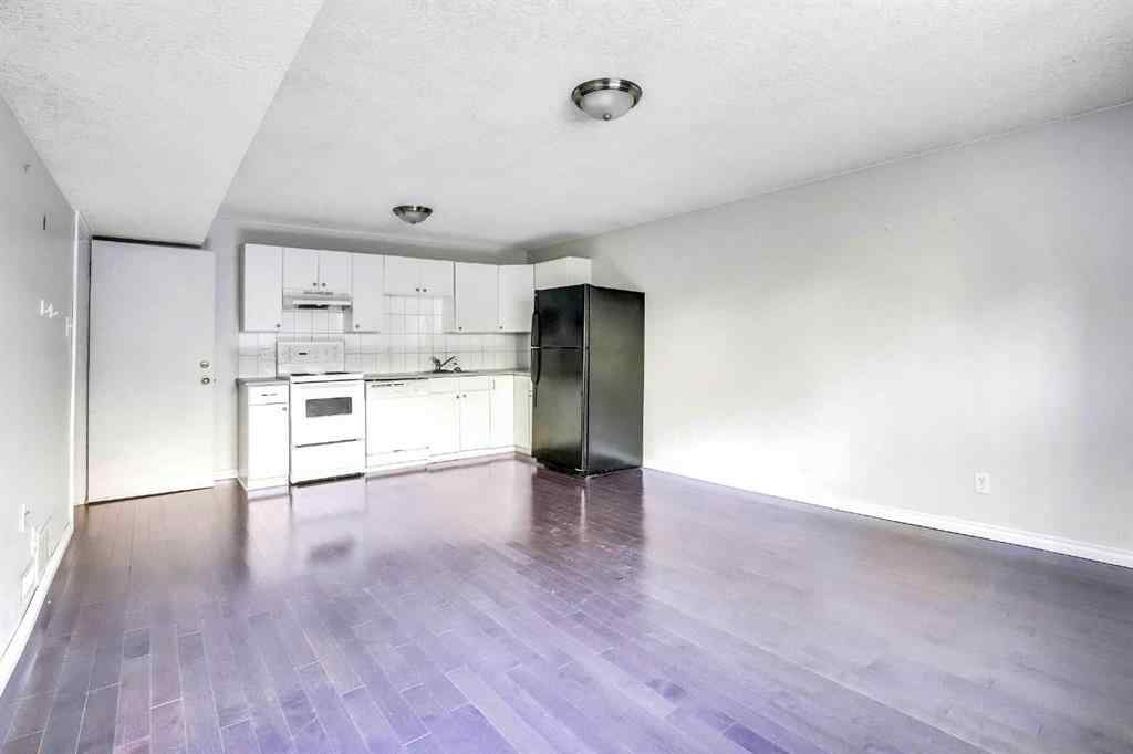 MLS® A2219804 - 185 Cornwallis Drive NW in Cambrian Heights Calgary, Residential