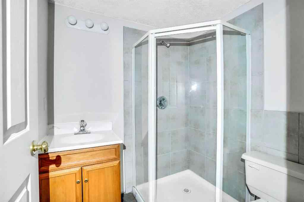MLS® A2219804 - 185 Cornwallis Drive NW in Cambrian Heights Calgary, Residential