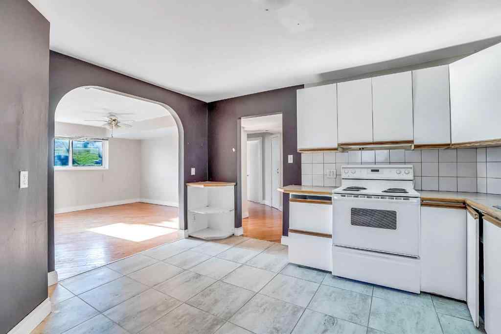 MLS® A2219804 - 185 Cornwallis Drive NW in Cambrian Heights Calgary, Residential