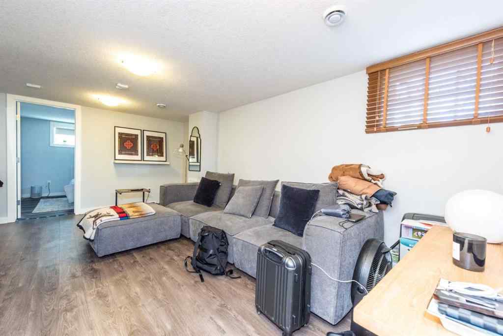 MLS® A2219820 - 219 15 Avenue NE in Crescent Heights Calgary, Residential