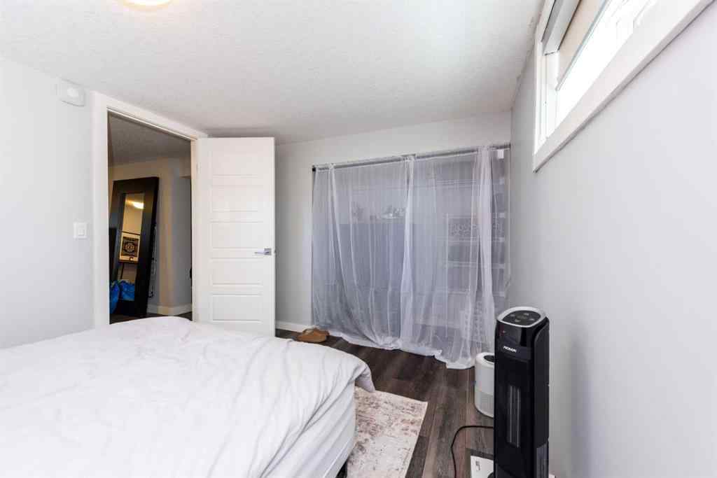 MLS® A2219820 - 219 15 Avenue NE in Crescent Heights Calgary, Residential