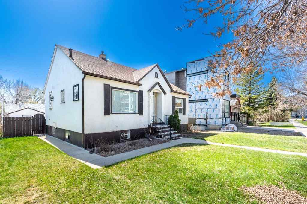 MLS® A2219820 - 219 15 Avenue NE in Crescent Heights Calgary, Residential