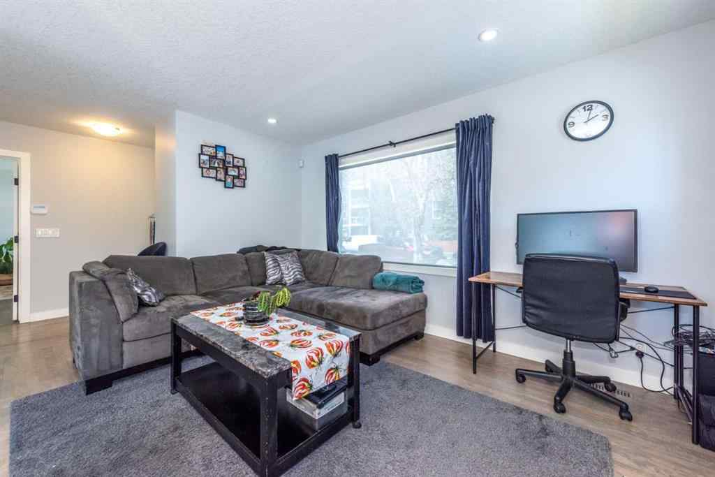 MLS® A2219820 - 219 15 Avenue NE in Crescent Heights Calgary, Residential