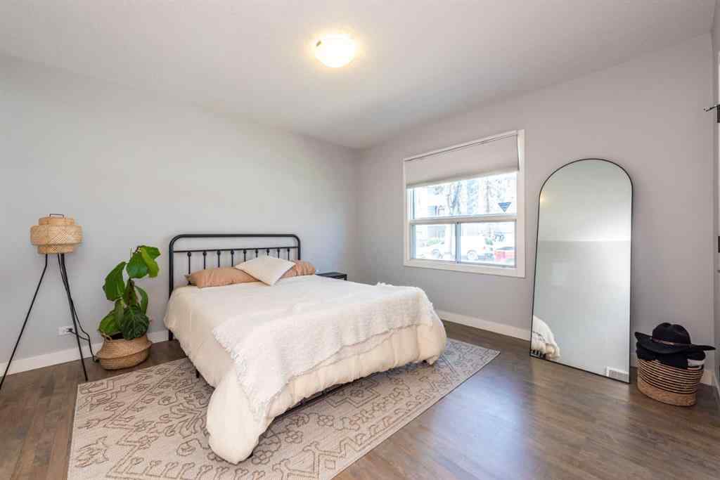 MLS® A2219820 - 219 15 Avenue NE in Crescent Heights Calgary, Residential