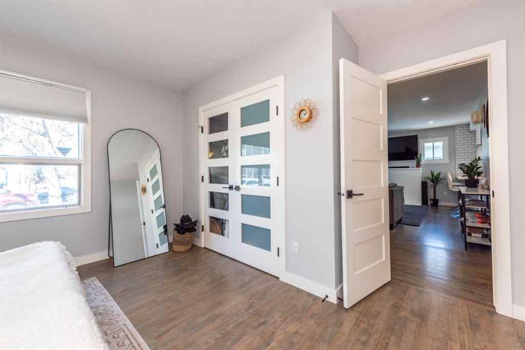 MLS® A2219820 - 219 15 Avenue NE in Crescent Heights Calgary, Residential