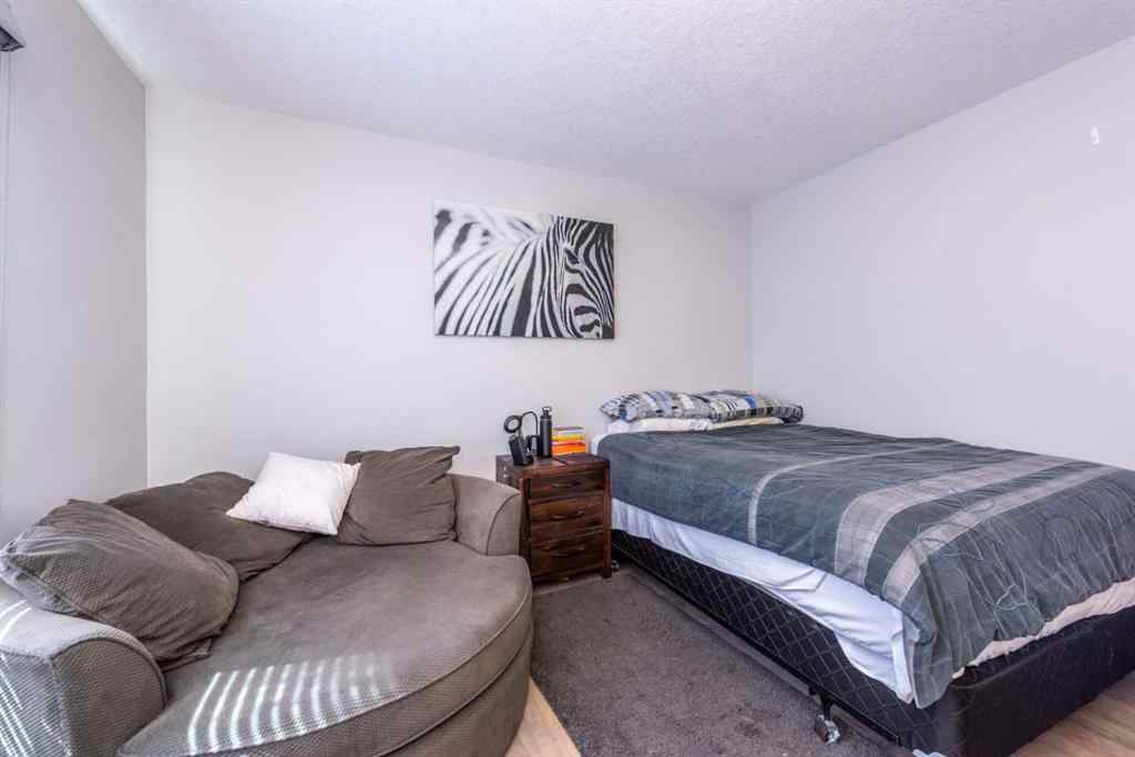 MLS® A2219820 - 219 15 Avenue NE in Crescent Heights Calgary, Residential