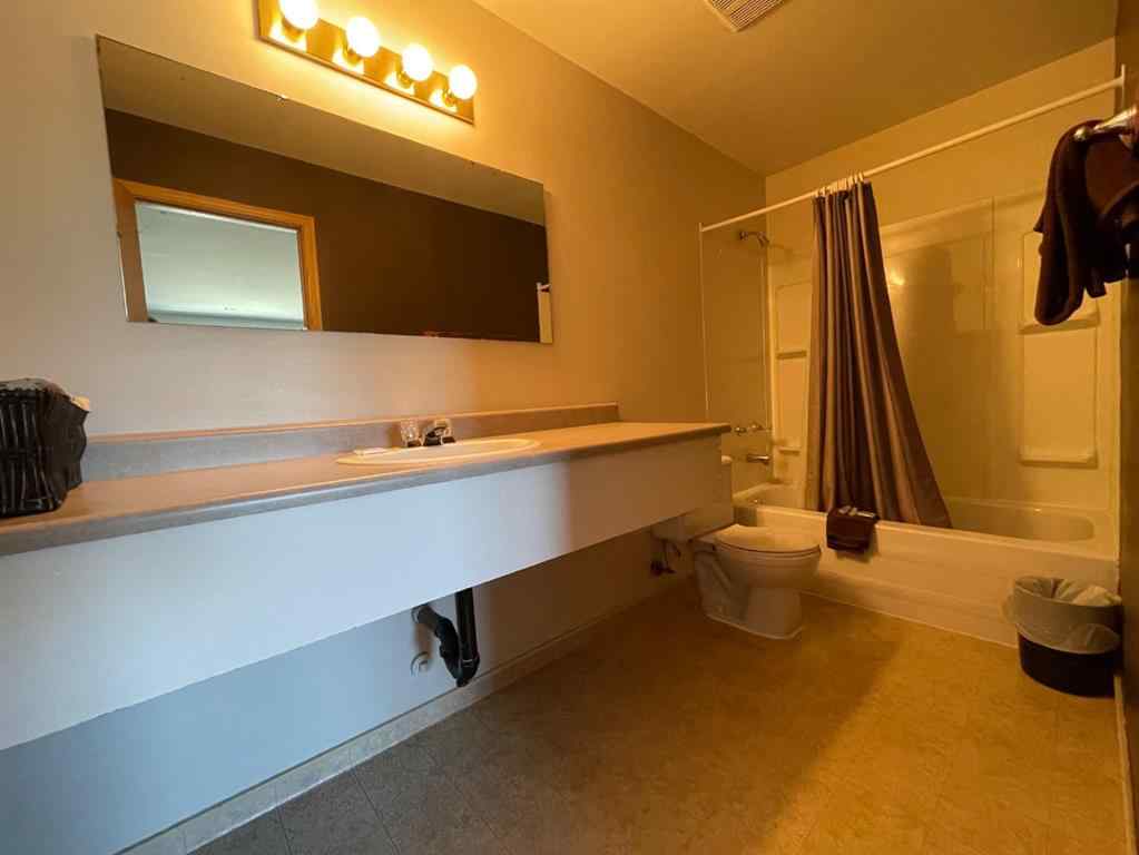 MLS® A2219825 - 114 Park Street  in Mountain View Hinton, Commercial