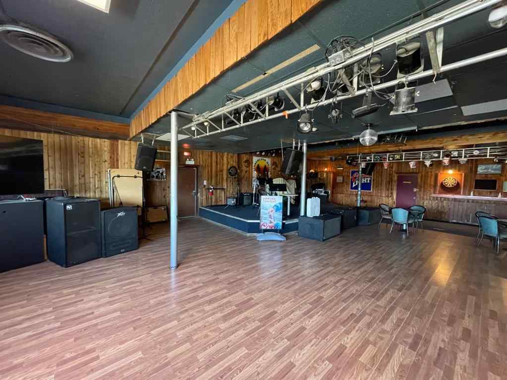 MLS® A2219825 - 114 Park Street  in Mountain View Hinton, Commercial