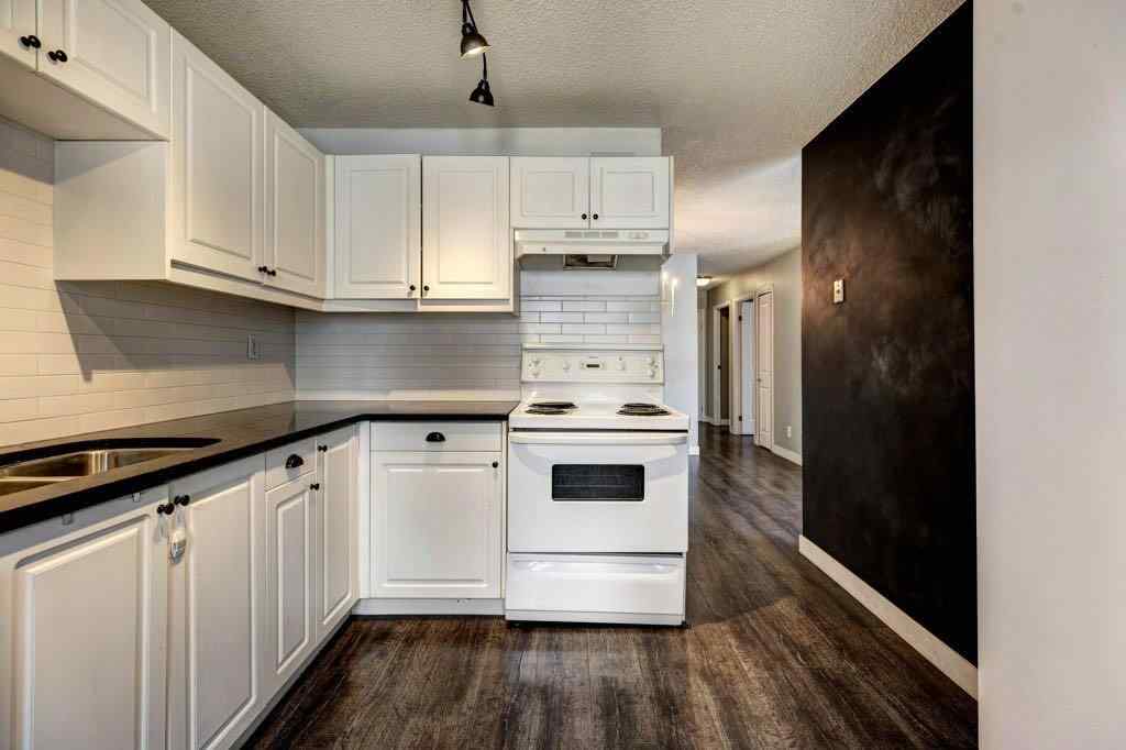 MLS® A2219844 - Unit #211 1335 12 Avenue SW in Beltline Calgary, Residential
