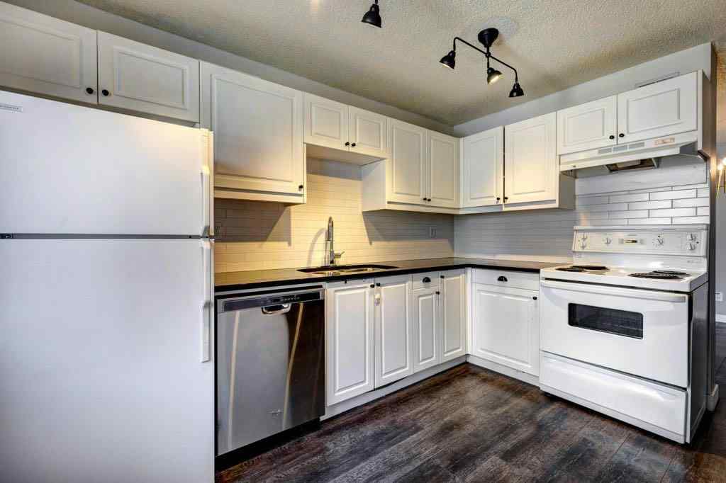 MLS® A2219844 - Unit #211 1335 12 Avenue SW in Beltline Calgary, Residential