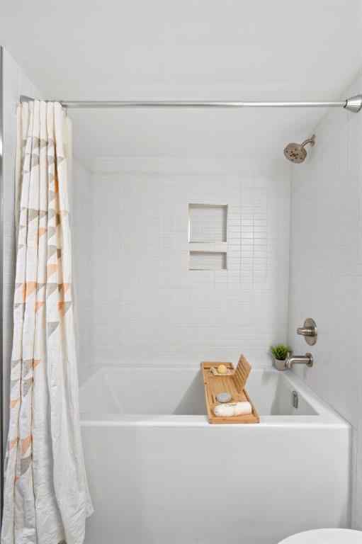 MLS® A2219888 - Unit #418 1505 8 Avenue NW in Hillhurst Calgary, Residential