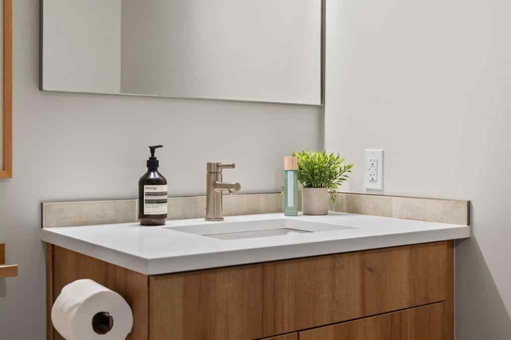 MLS® A2219888 - Unit #418 1505 8 Avenue NW in Hillhurst Calgary, Residential