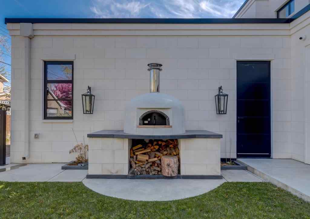 MLS® A2220099 - 732 Crescent Road NW in Rosedale Calgary, Residential