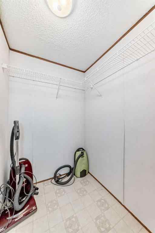 MLS® A2220146 - 4908 Dorchester Avenue  in Davenport Red Deer, Mobile