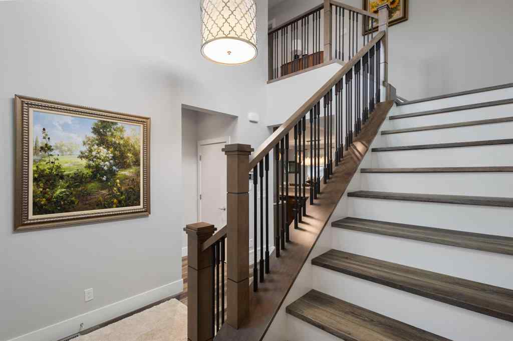 MLS® A2220176 - 512 Memorial Drive NW in Sunnyside Calgary, Residential