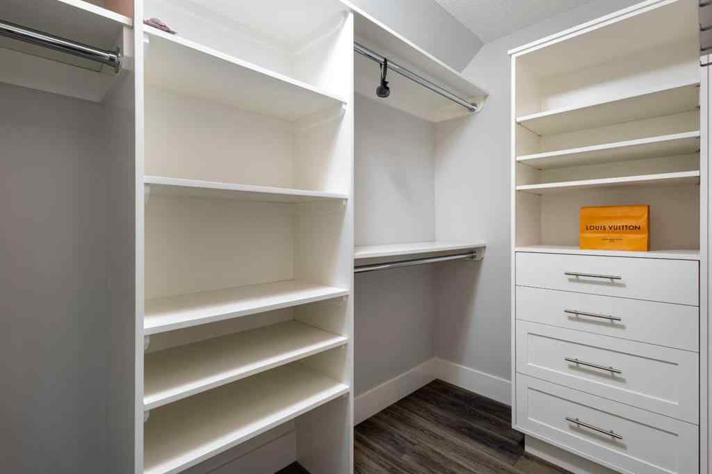 MLS® A2220176 - 512 Memorial Drive NW in Sunnyside Calgary, Residential