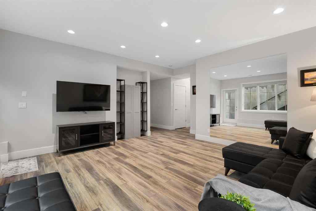 MLS® A2220176 - 512 Memorial Drive NW in Sunnyside Calgary, Residential