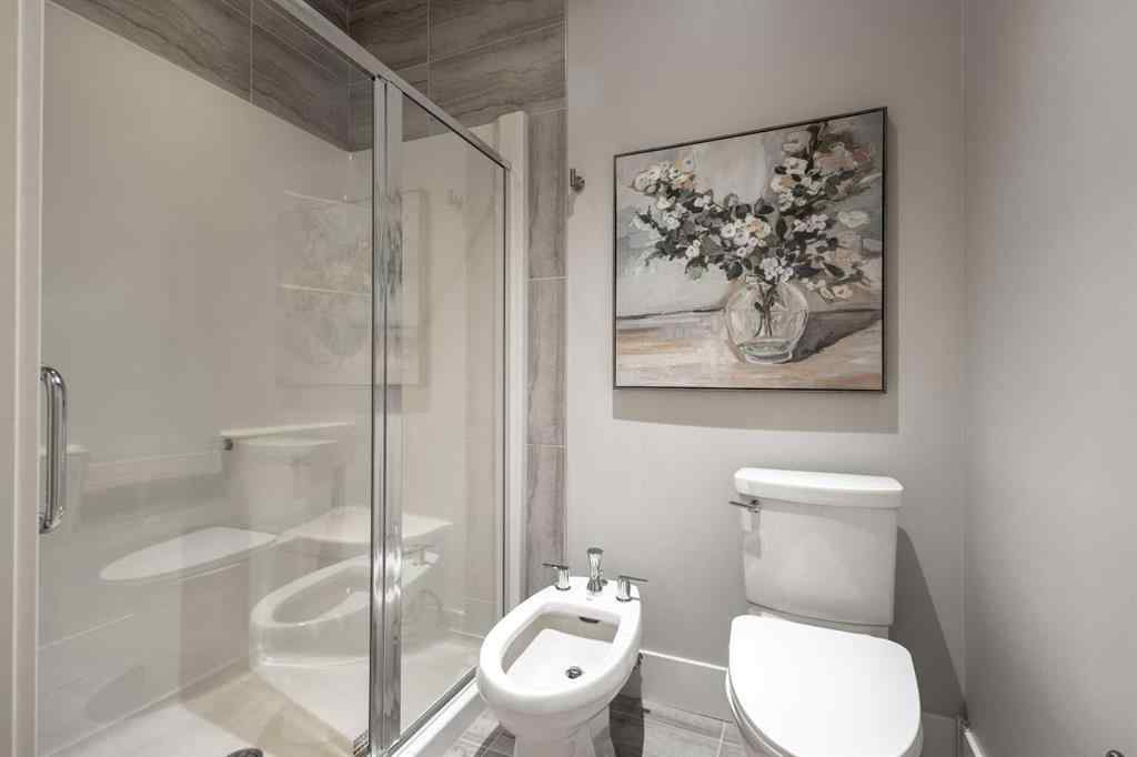 MLS® A2220176 - 512 Memorial Drive NW in Sunnyside Calgary, Residential