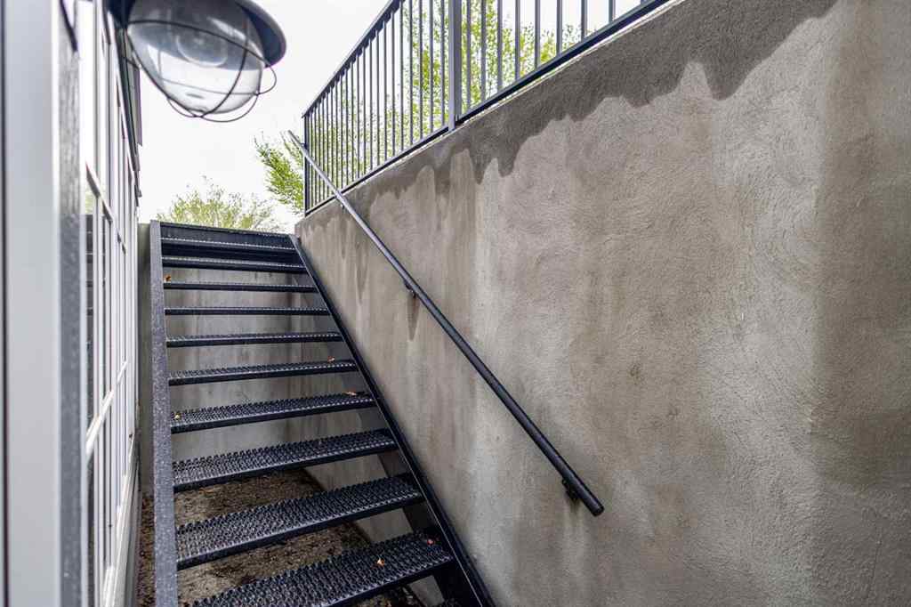 MLS® A2220176 - 512 Memorial Drive NW in Sunnyside Calgary, Residential