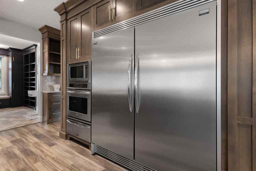MLS® A2220176 - 512 Memorial Drive NW in Sunnyside Calgary, Residential