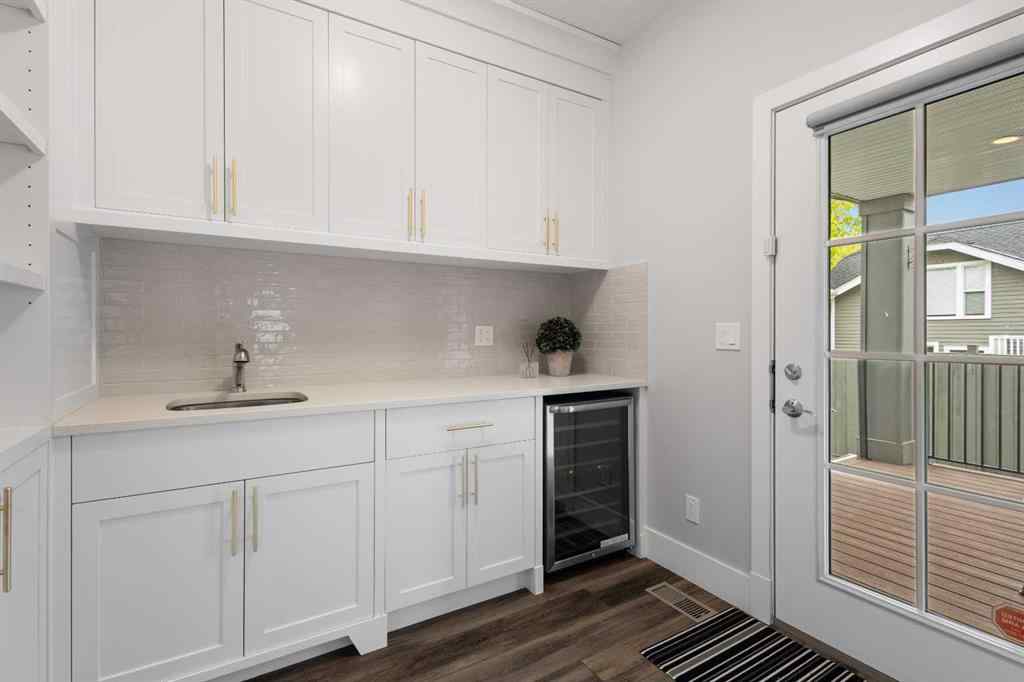 MLS® A2220176 - 512 Memorial Drive NW in Sunnyside Calgary, Residential