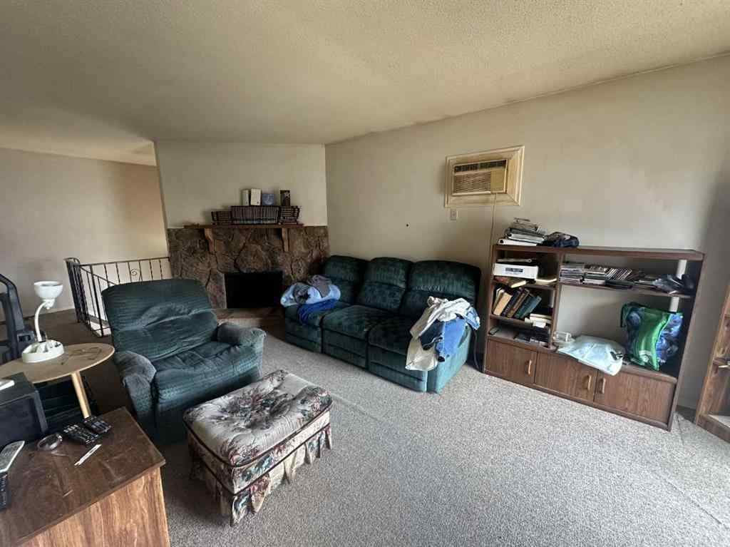 MLS® A2220252 - Unit #1-4 605 12 Avenue  in Hanna Hanna, Multi-Family