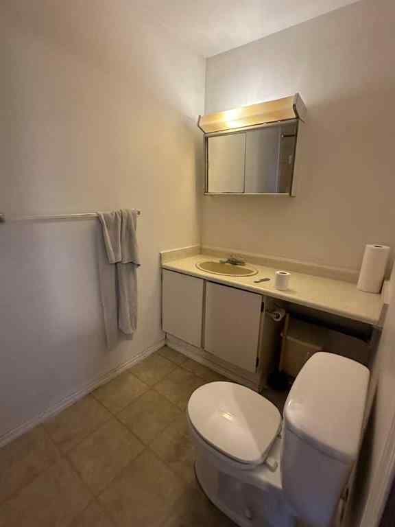 MLS® A2220252 - Unit #1-4 605 12 Avenue  in Hanna Hanna, Multi-Family