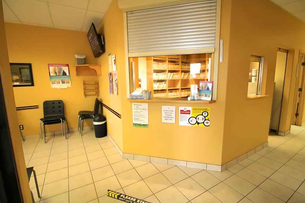 MLS® A2220265 - Unit #2 5021 Parkwood Road  in Highway Commercial Blackfalds, Commercial