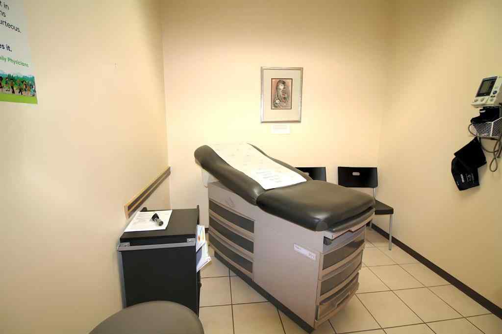 MLS® A2220265 - Unit #2 5021 Parkwood Road  in Highway Commercial Blackfalds, Commercial