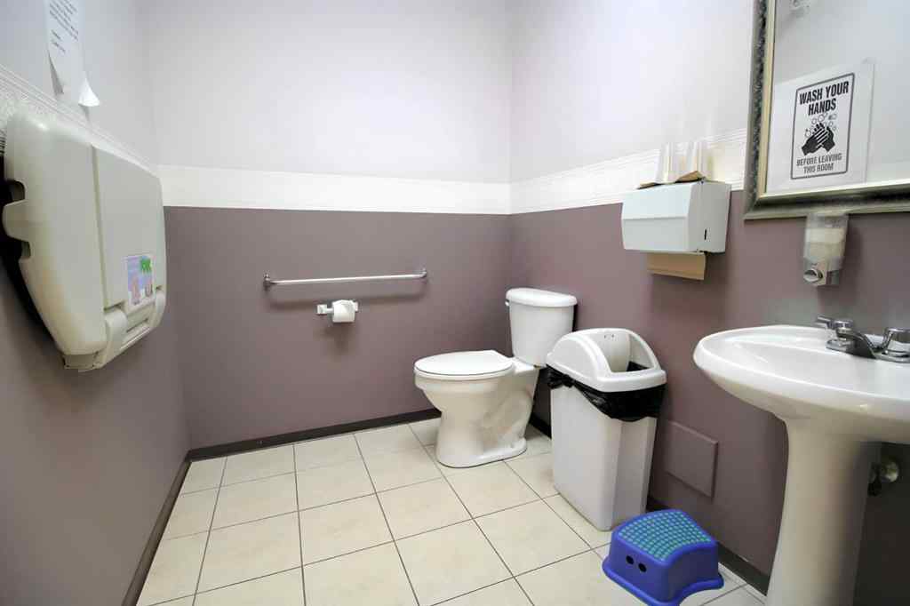 MLS® A2220265 - Unit #2 5021 Parkwood Road  in Highway Commercial Blackfalds, Commercial