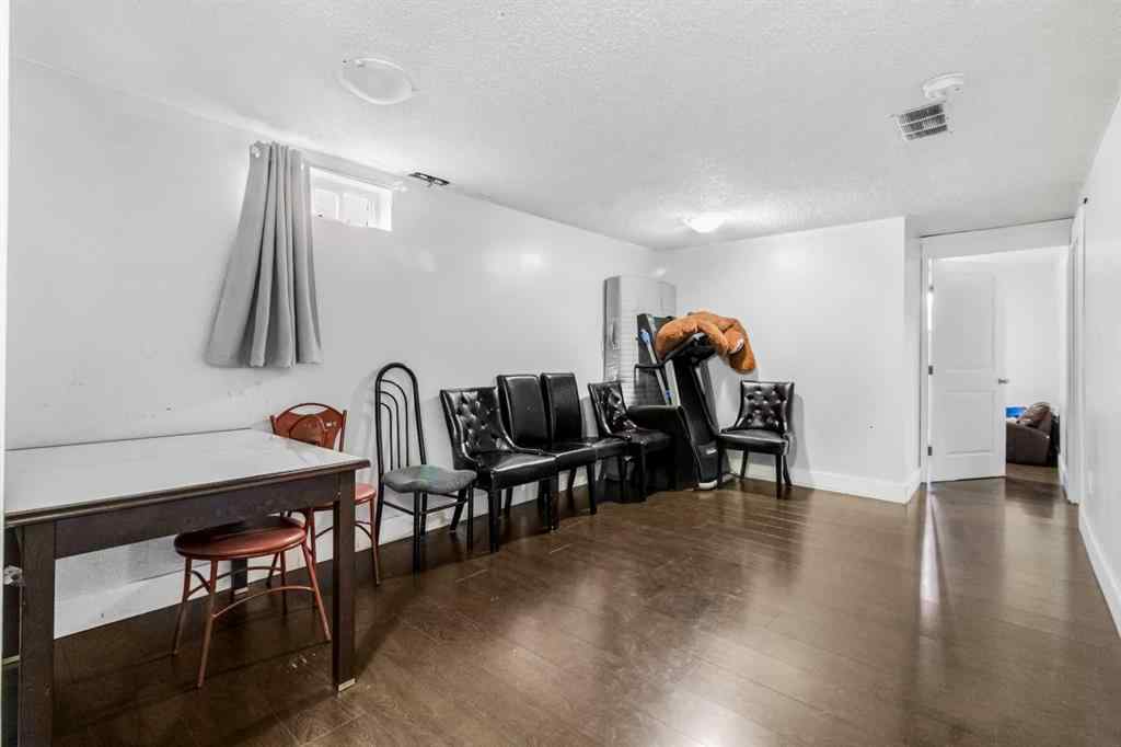 MLS® A2220335 - 183 Penbrooke Close SE in Penbrooke Meadows Calgary, Residential