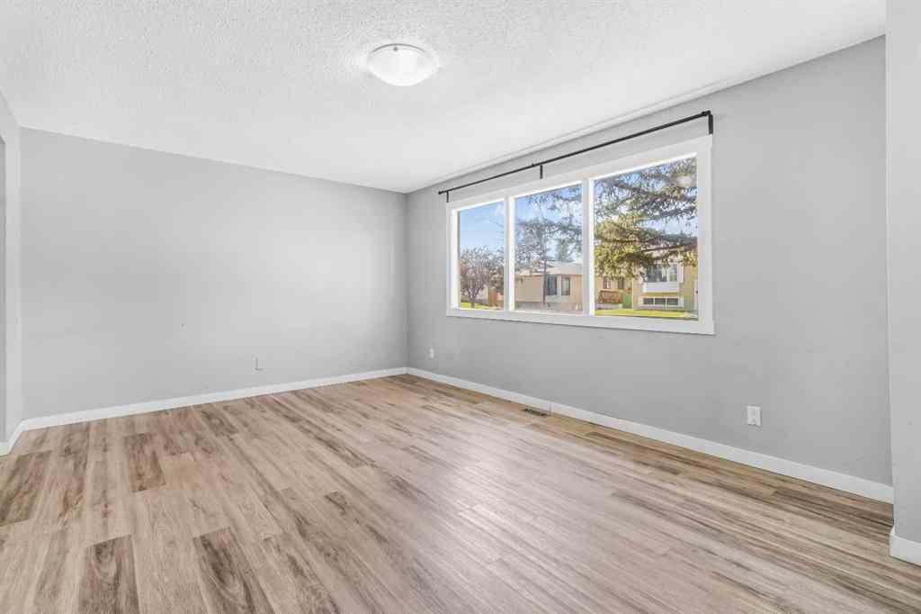 MLS® A2220335 - 183 Penbrooke Close SE in Penbrooke Meadows Calgary, Residential