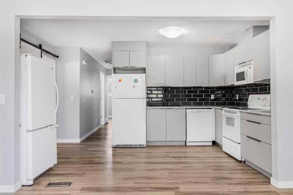 MLS® A2220335 - 183 Penbrooke Close SE in Penbrooke Meadows Calgary, Residential