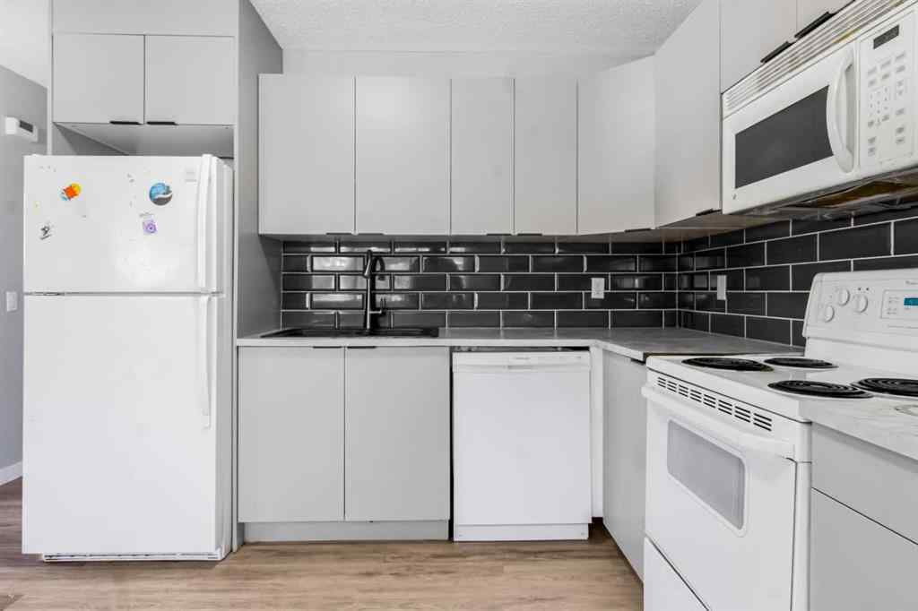 MLS® A2220335 - 183 Penbrooke Close SE in Penbrooke Meadows Calgary, Residential