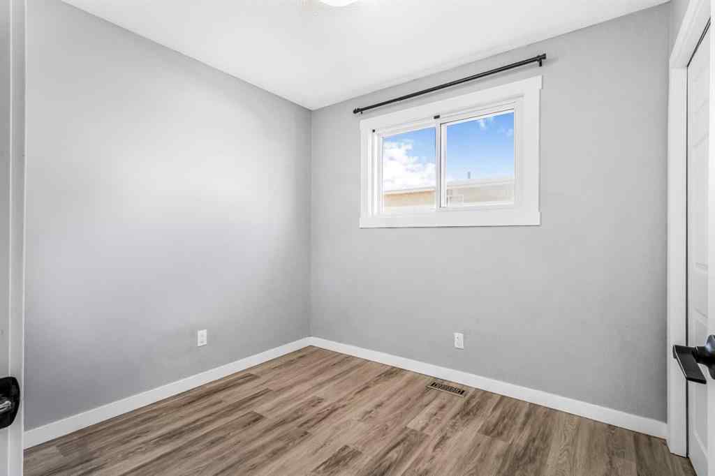 MLS® A2220335 - 183 Penbrooke Close SE in Penbrooke Meadows Calgary, Residential