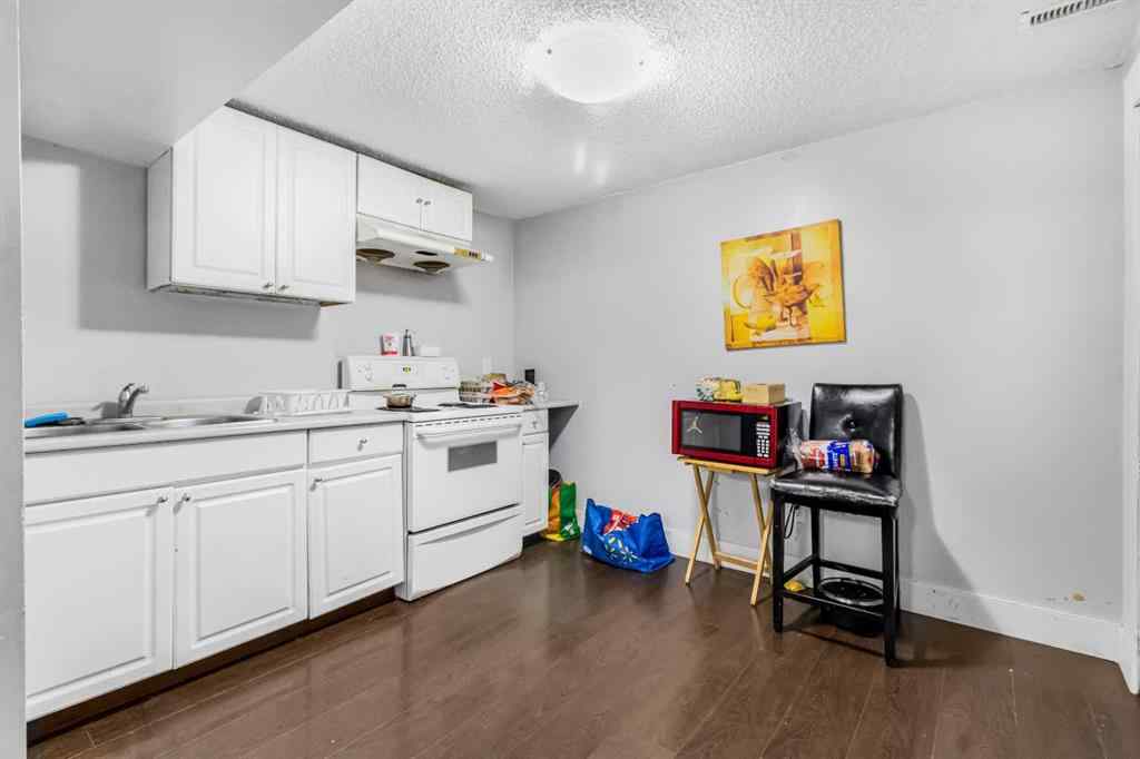 MLS® A2220335 - 183 Penbrooke Close SE in Penbrooke Meadows Calgary, Residential