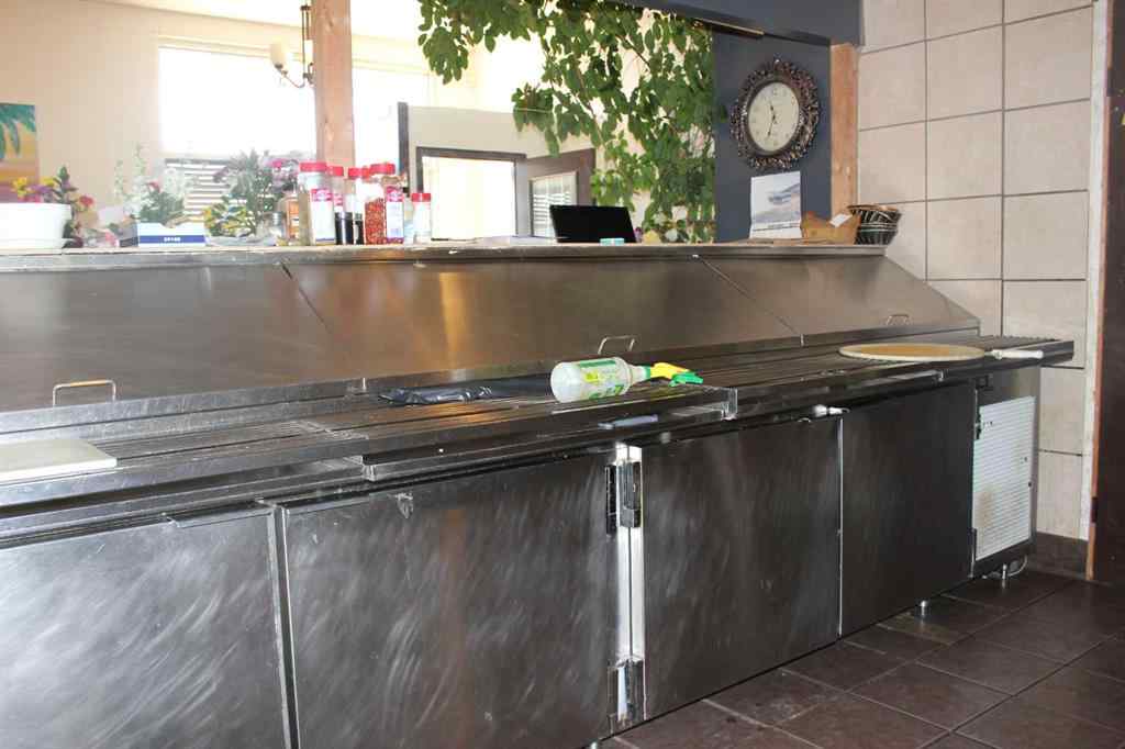MLS® A2220423 - Unit #E 303 Southridge Drive SE in SE Southridge Medicine Hat, Commercial